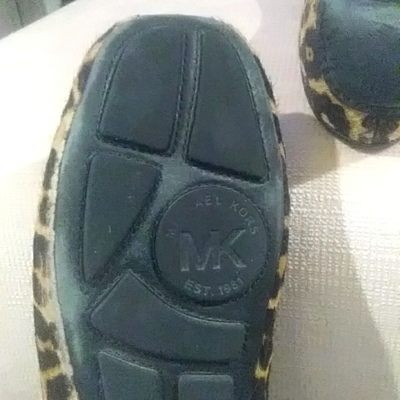 Michael Kors leopard print flats - Picture 7 of 11